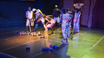  Guiné-Bissau – Encenação teatral celebra a obra e o legado de José Carlos Schwarz