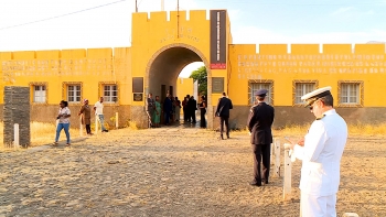 Cabo Verde – Aguiar-Branco prestou homenagem aos “lutadores pela liberdade” no Tarrafal