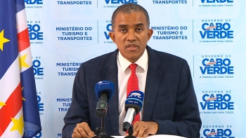 Imagem de Cabo Verde – Carlos Santos coloca cargo à disposição após suspeitas de envolvimento em lavagem de capitais