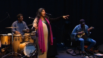 Kavita Shah regressou a Portugal para concerto de homenagem a Cesária Évora, no Teatro São Luiz