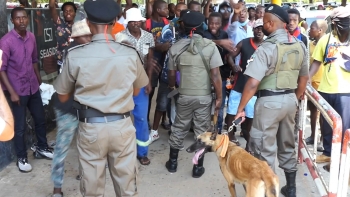 Moçambique – Polícia dispersou manifestantes perto do local da tomada de posse de Chapo