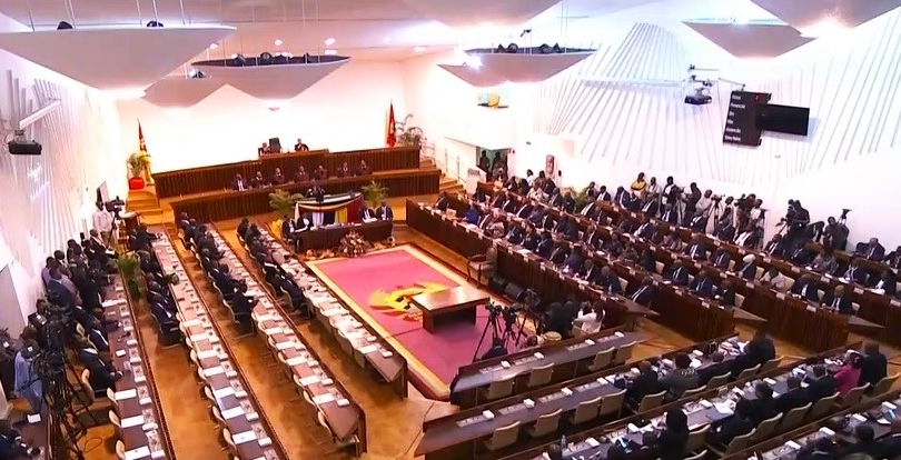 Imagem de Moçambique – Parlamento inicia hoje debate do primeiro Orçamento de Daniel Chapo