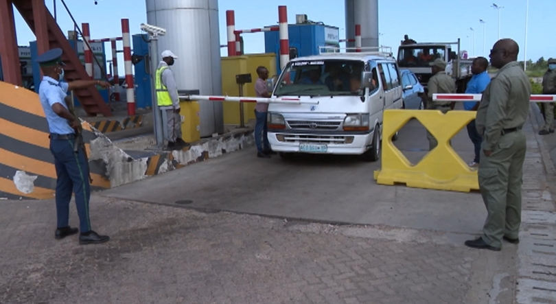 Moçambique – Polícia volta a disparar após novo corte no acesso à ponte de Maputo contra portagens