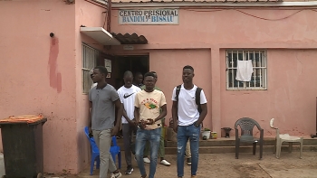 Imagem de Guiné-Bissau – Direção de RENAJ visita reclusos nas celas da Polícia Judiciária em Bissau