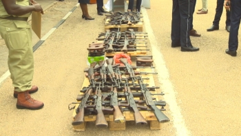 Imagem de Angola – Polícia pretende recolher armas de guerra em posse de empresas de segurança privada