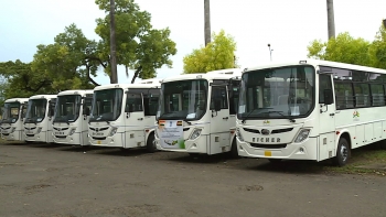 Imagem de São Tomé e Príncipe – Índia oferece autocarros escolares e reforça aposta no ensino de qualidade
