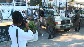 Imagem de Moçambique – Polícia dispersou ex-guerrilheiros que ocupavam sede da RENAMO com gás lacrimogéneo