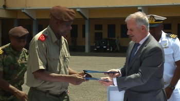 Imagem de São Tomé e Príncipe recebeu um novo lote de fardas para as forças armadas, em cooperação com Portugal