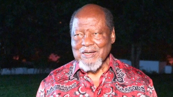 Imagem de Moçambique – Chissano vê agitação pós-eleitoral como “crise de crescimento” e diz-se “surpreendido” com qualidades de Chapo