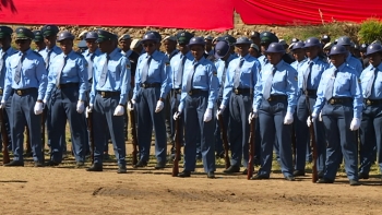 Imagem de Moçambique – PR pede à polícia para “resgatar” a confiança das pessoas após manifestações