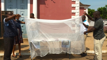 Imagem de São Tomé e Príncipe reforça combate ao pauludismo com distribuição de mosquiteiros impregnados com inseticida