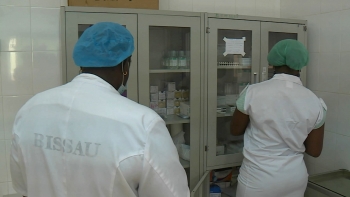 Imagem de Guiné-Bissau – Profissionais de saúde suspendem greve prevista no HNSM