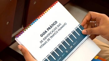 Imagem de Cabo Verde – Instituições receberam materiais para reforçar o combate ao tráfico de pessoas