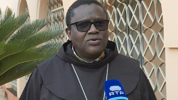 Imagem de Guiné-Bissau – Bispo da diocese de Bafatá apela ao espírito irmandade e união entre os cidadãos