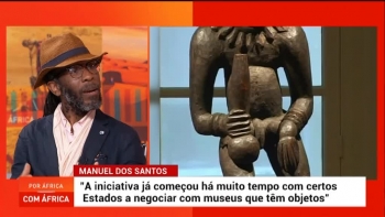 Imagem de Por África – Com África, Devoluções: Um Debate Adido