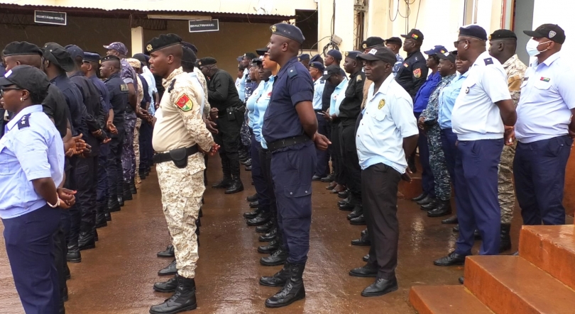 Imagem de Guiné-Bissau - Mais de dois mil agentes da polícia garantem a segurança durante a Cimeira da CPLP