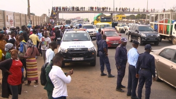 Imagem de Angola – Tensão e ação policial marcam primeiras horas de paralisação dos taxistas em Luanda