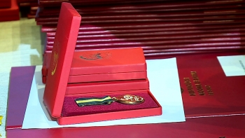 Imagem de Angola – Antigos presidentes da República condecorados 