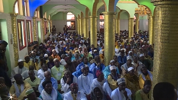 Imagem de Guiné-Bissau – Nova mesquita construída com o esforço da comunidade e apoio do Governo