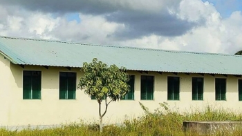 Imagem de Moçambique – Vice-presidente da AR pede explicações à ministra sobre escola recusada em Quelimane