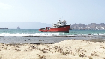 Imagem de Cabo Verde – Três embarcações encalharam na Baía do Mindelo, em São vicente