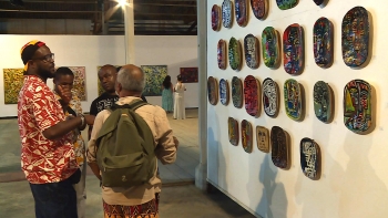 Imagem de São Tomé e Príncipe – Exposição de Valdemar Dória dá nova vida às gamelas no espaço CACAU