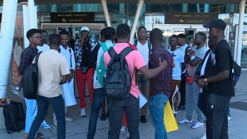 Imagem de Estudantes guineenses retidos autorizados a entrar em Portugal