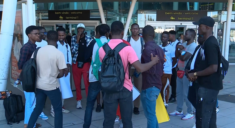 Imagem de Estudantes guineenses retidos autorizados a entrar em Portugal