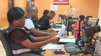 Imagem de Angola – Estado gasta mais de 6 milhões de euros com salários da função pública