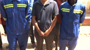 Imagem de Moçambique – Detidos 17 garimpeiros ilegais com mais de 200 toneladas de fluorite
